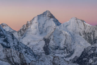 Aube sur la Dent Blanche depuis la cabane de Tracuit